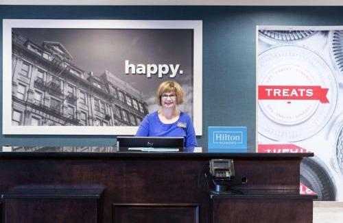 Rochester Hotel | Hampton Inn & Suites Rochester-North