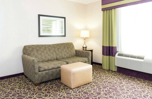 Milan Hotel | Hampton Inn & Suites Sandusky/Milan