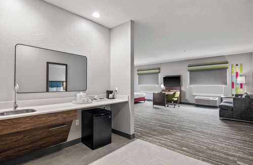 Mount Pleasant Hotel | Hampton Inn & Suites Mount Pleasant