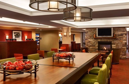 Burlington Hotel | Hampton Inn Burlington - Colchester