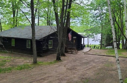 Spooner Cabin | Happy Shores Log Cabin on Spooner Lake