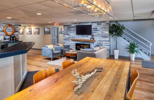 Manitowoc Hotel | Harbor Town Inn, BW Signature Collection