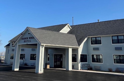 Sheboygan Hotel | Harbor Winds Hotel