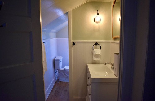 Cheshire Bed & Breakfast | Harbour House Inn