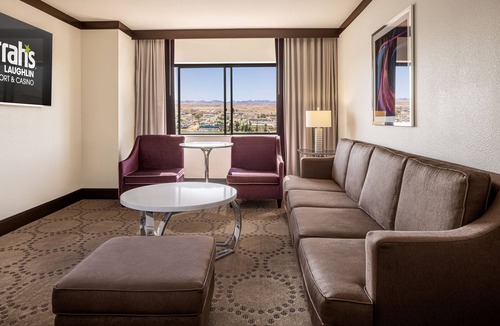 Laughlin Resort | Harrah’s Laughlin Beach Resort & Casino - A Caesars Rewards Destination