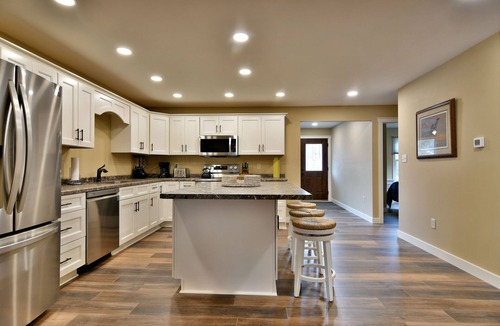 Hayward House | Hayward - 5 Bedroom, sleeps 10