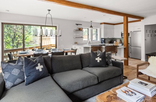 Stowe Area Condo | Heated Pool/Hot Tub Access & Near Stowe Mtn resort