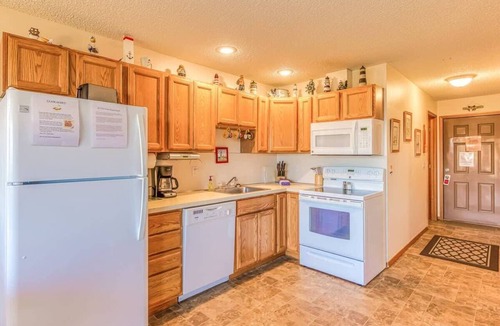 Moclips Condo | Hi-Tide Resort, Fireplace, Dogs OK, Unit 10