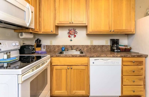 Moclips Condo | Hi-Tide Resort, Fireplace, Dogs OK, Unit 14