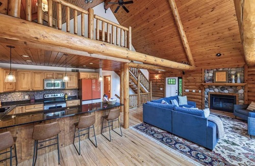 Wisconsin Dells Cabin | Hickory Hill | Peace + Quiet, Fire Pit, 5 Acres