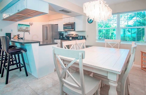 Marathon House | Hidden Paradise 3bed/3bath single family home with open water views & dockage