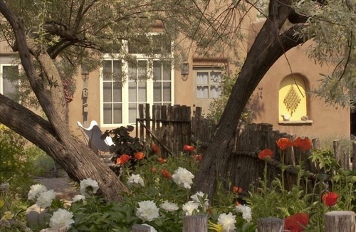 Historic Eastside Cottage | Hidden Treasure - Steps from Canyon Road