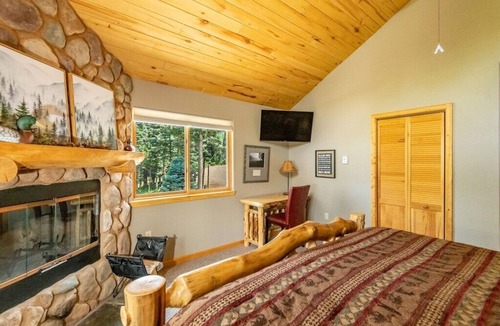 Angel Fire House | High speed internet, Views,Hot Tub, Firept, Gamerm, AF trails right behind house