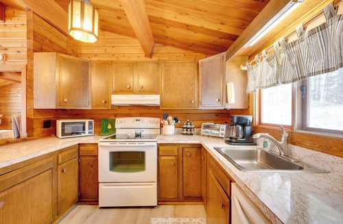Franconia Cabin | Hike & Ski: Cabin w/Fireplace in Franconia!