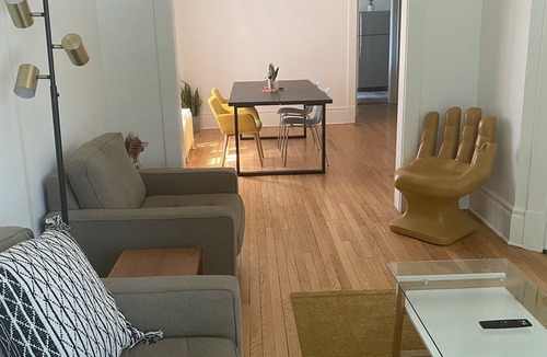 Summit - University House | HiLand House-Upper Level Duplex in Cathedral Hill