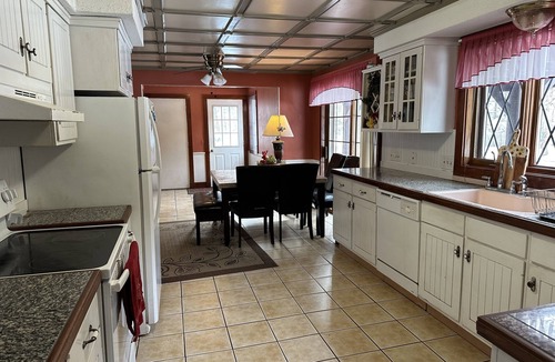 Huntington House | Hilltown Nest is a wonderful place for family and friends to gather.