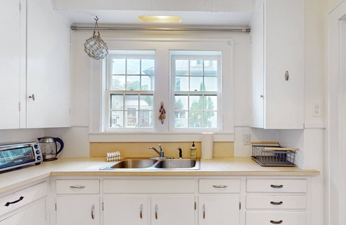 Montpelier House | Historic 1860s farmhouse & back house with a large yard, washer/dryer, & deck