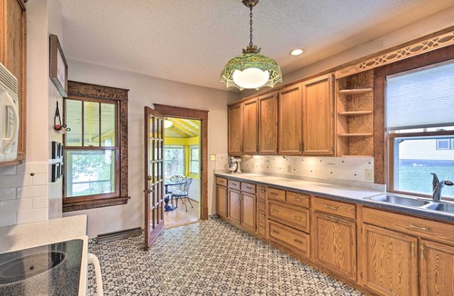 Cumberland House | Historic Cumberland Home on Beaver Dam Lake!