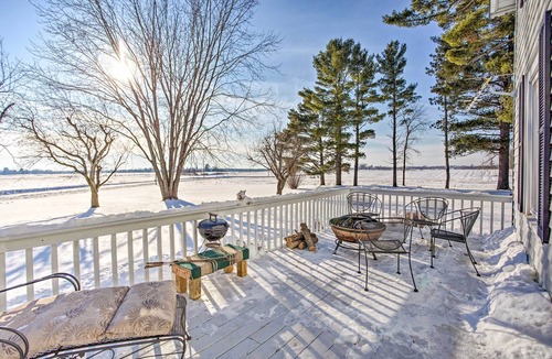 Polk County House | Historic Farmhouse w/Fire Pit: Pet Friendly!