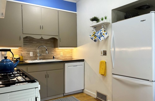 Northfield Cottage | Historic Home By Carleton College; Perfect for Visiting Families & Faculty