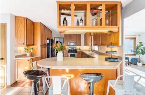 Merriam Park House | Historic Home Getaway in the Heart of the Twin Cities