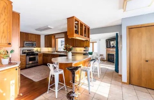 Merriam Park House | Historic Home Getaway in the Heart of the Twin Cities