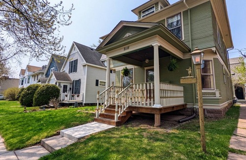 Superior House | Historic House | Sleeps 9 | 8 Minutes from Duluth