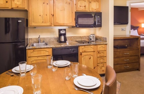 Northeast Santa Fe House | Historic Santa Fe - Unit with Southwestern Aesthetic, Pools and Full Kitchen