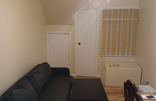 Lowry Hill East Apartment | Historical 3rd floor studio apartment in Uptown Wedge