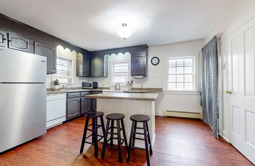 West Hartford House | Historical home overlooking the river, walk to the village & covered bridge