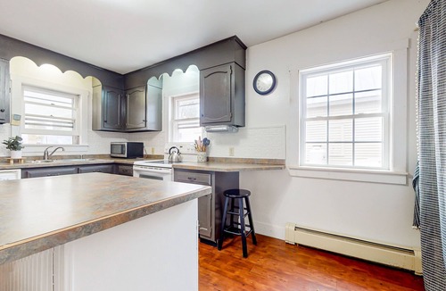 West Hartford House | Historical home overlooking the river, walk to the village & covered bridge