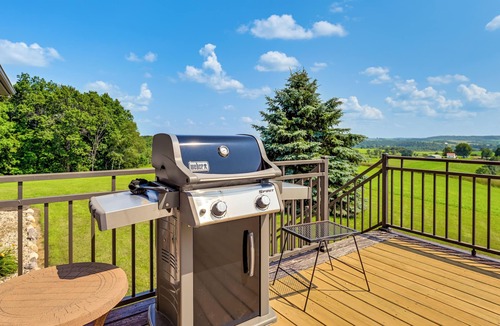Elroy House | 'Hoheland Ranch' on 185 Acres w/Deck + Views!