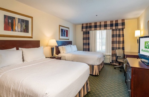 Marshfield Hotel | Holiday Inn & Conference Center Marshfield by IHG