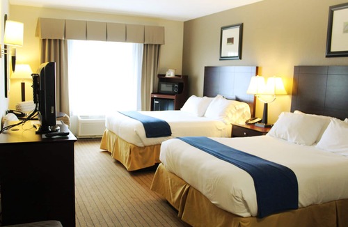 Whippleville Hotel | Holiday Inn Express Hotel & Suites Malone by IHG