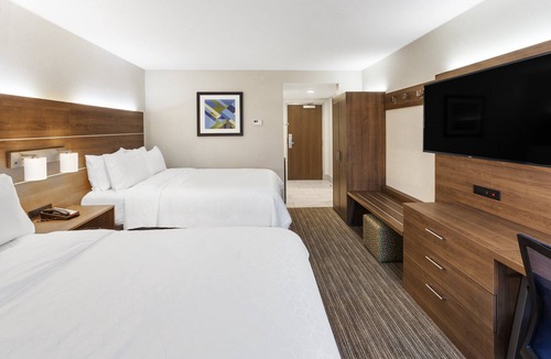 Tilton Hotel | Holiday Inn Express Hotel & Suites Tilton - Lakes Region by IHG