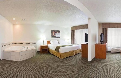 Mount Gay-Shamrock Hotel | Holiday Inn Express Hotel & Suites by IHG
