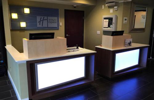 Woodbury Hotel | Holiday Inn Express Hotel & Suites St. Paul - Woodbury by IHG