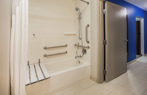 Plymouth Hotel | Holiday Inn Express Minneapolis West Plymouth by IHG