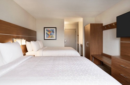 Plattsburgh Hotel | Holiday Inn Express Plattsburgh by IHG