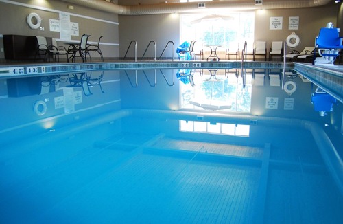 Superior Hotel | Holiday Inn Express & Suites Superior, an IHG Hotel