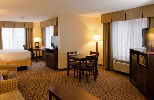 Superior Hotel | Holiday Inn Express & Suites Superior, an IHG Hotel