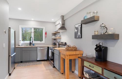Stowe Hollow House | Hollow House