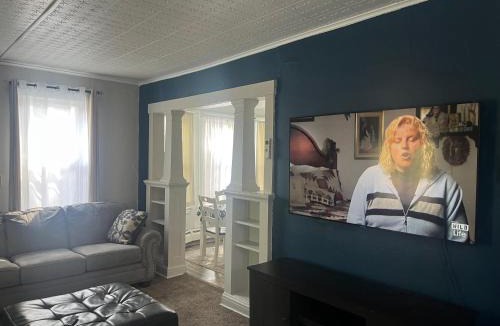 Highland House | Home In Highland Park
