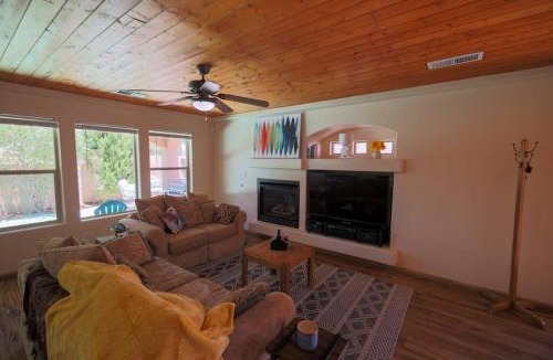 Northeast Heights House | Home near Balloon Fiesta Park!