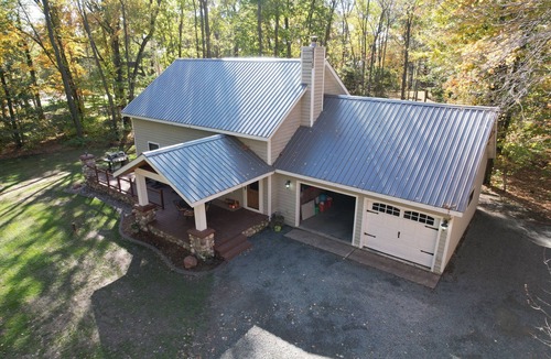 Amery House | Home with Lake Access and 2023 Tri-toon available to rent