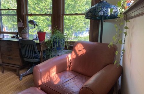 Audubon Park House | Homey & Spacious Northeast Bungalow