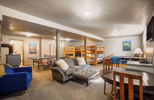 Angel Fire House | Hot tub, decks, ping pong, walk to golf/tennis/prk, gameroom, hspd wifi, firepit