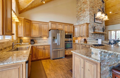 Angel Fire House | Hot Tub & Fire Pit: Idyllic Getaway in Angel Fire!
