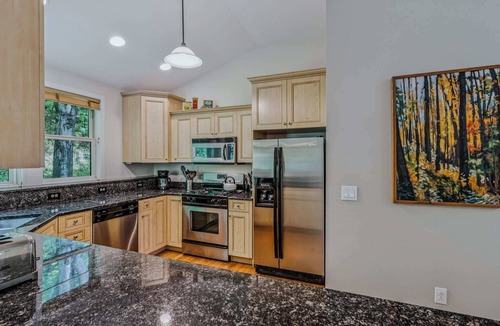 West Hartford House | Hot Tub, Fireplace, Club Access - Vale Village 11A