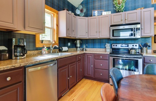 Wardensville Cabin | Hot Tub + Game Room: Peaceful Wardensville Cabin